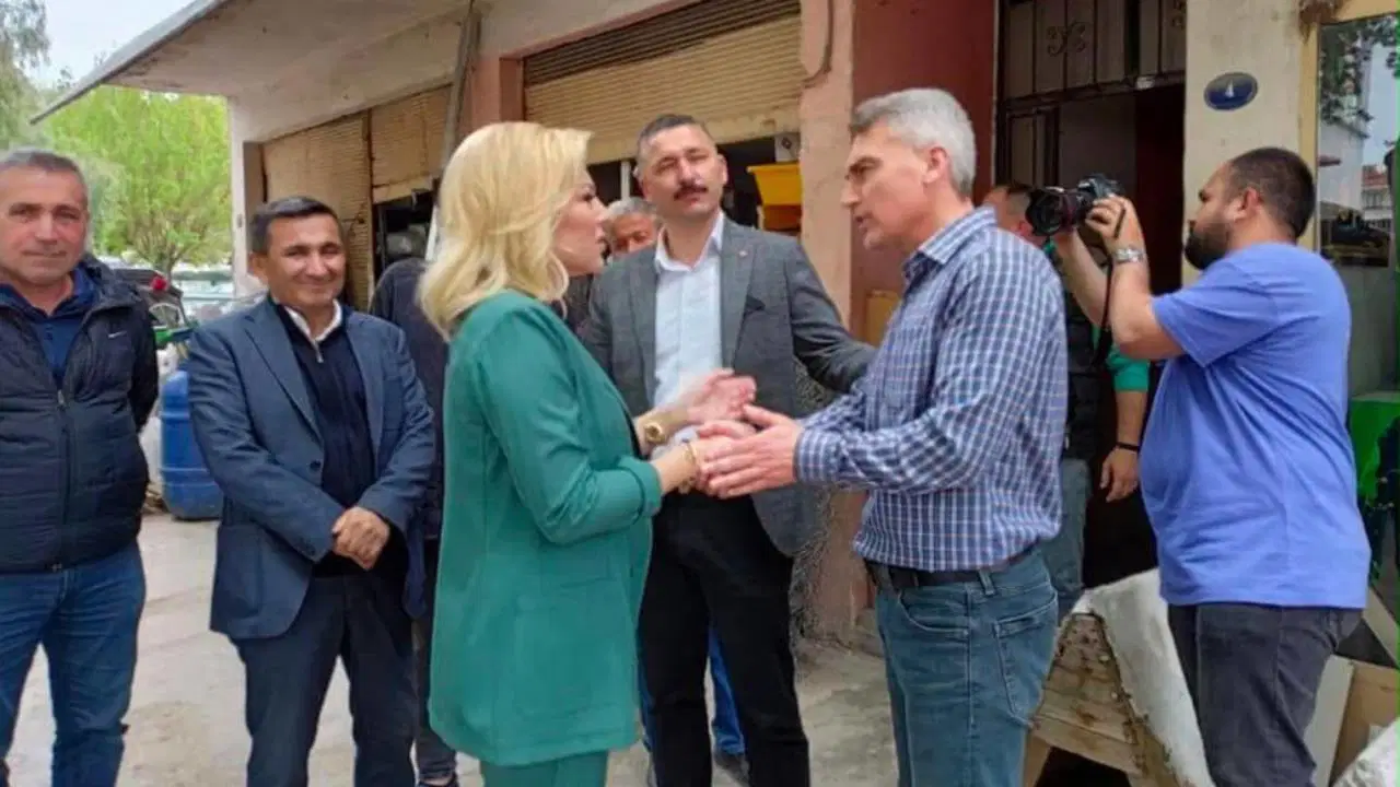 Selçuk’ta tartışmalı atama: AKP’ye başarı dilemiş, CHP’ye destek vermemiş!