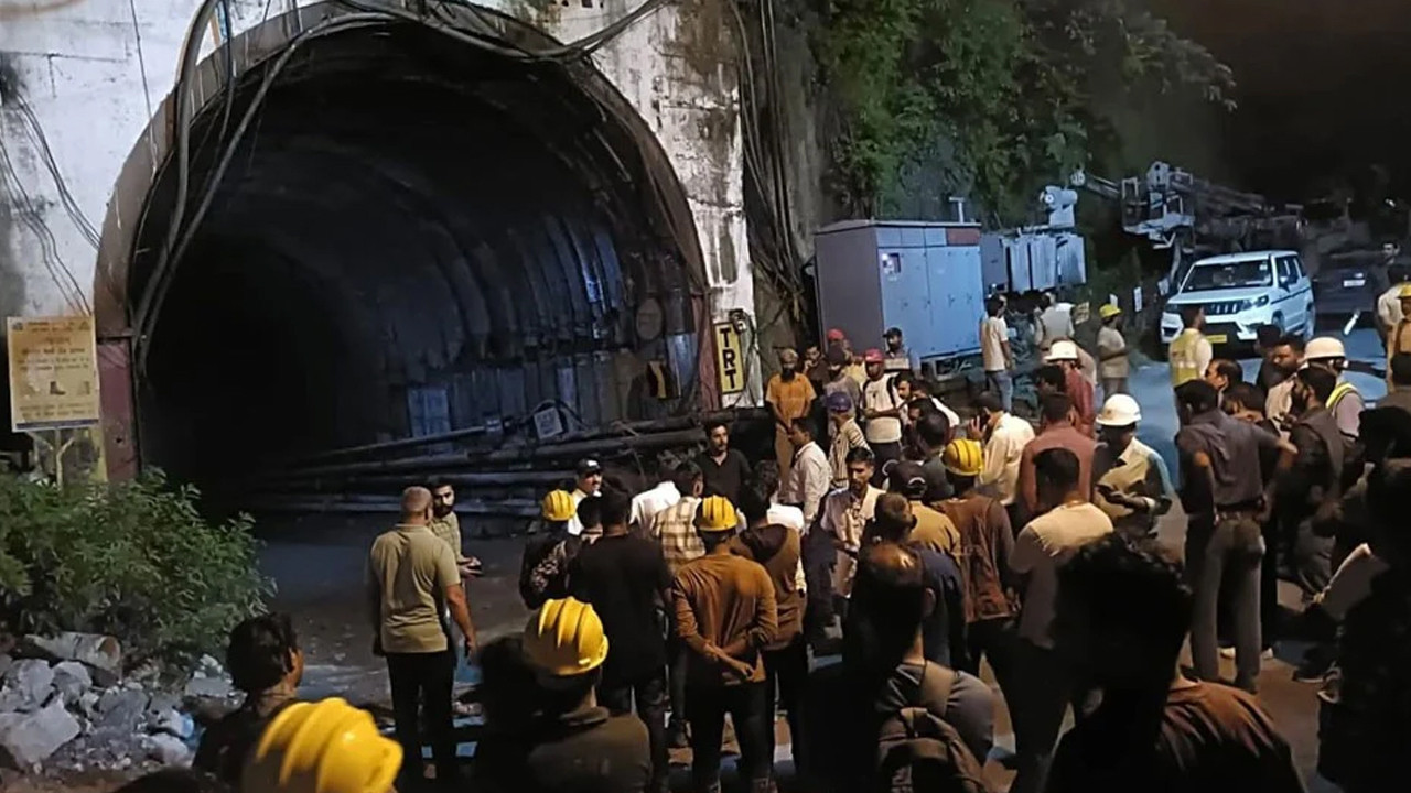 Hindistan’da tünel inşaatına su ve moloz doldu: 7 kişi öldü, 10 kişi yaralandı